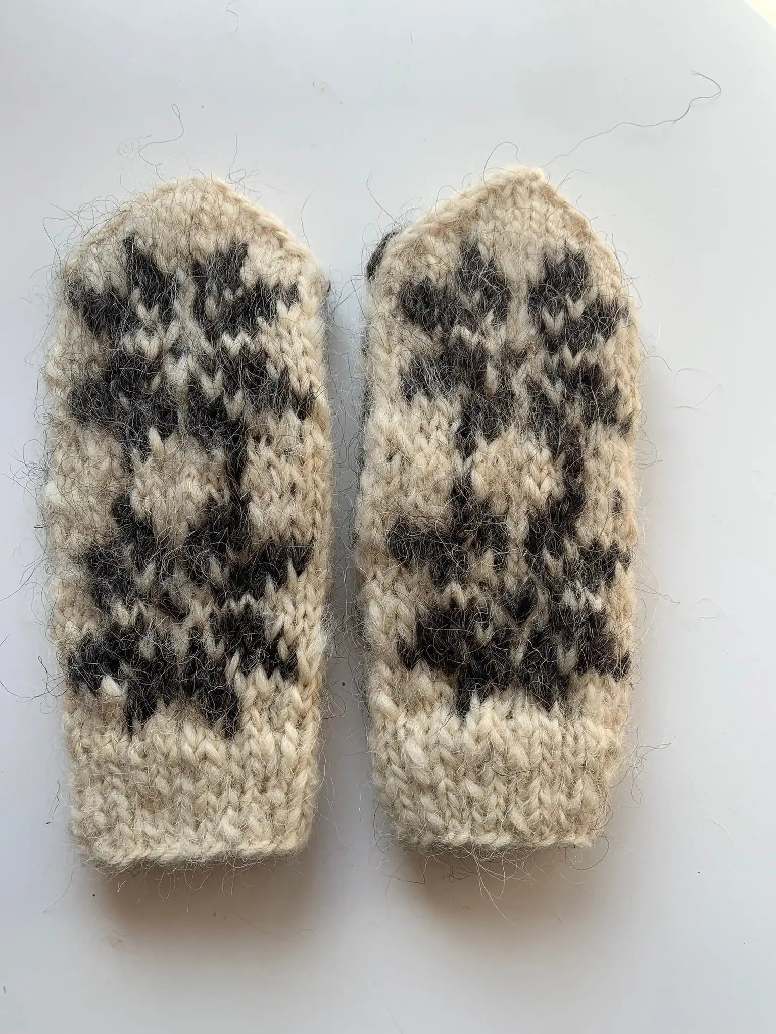 Woolen mittens SallySheep