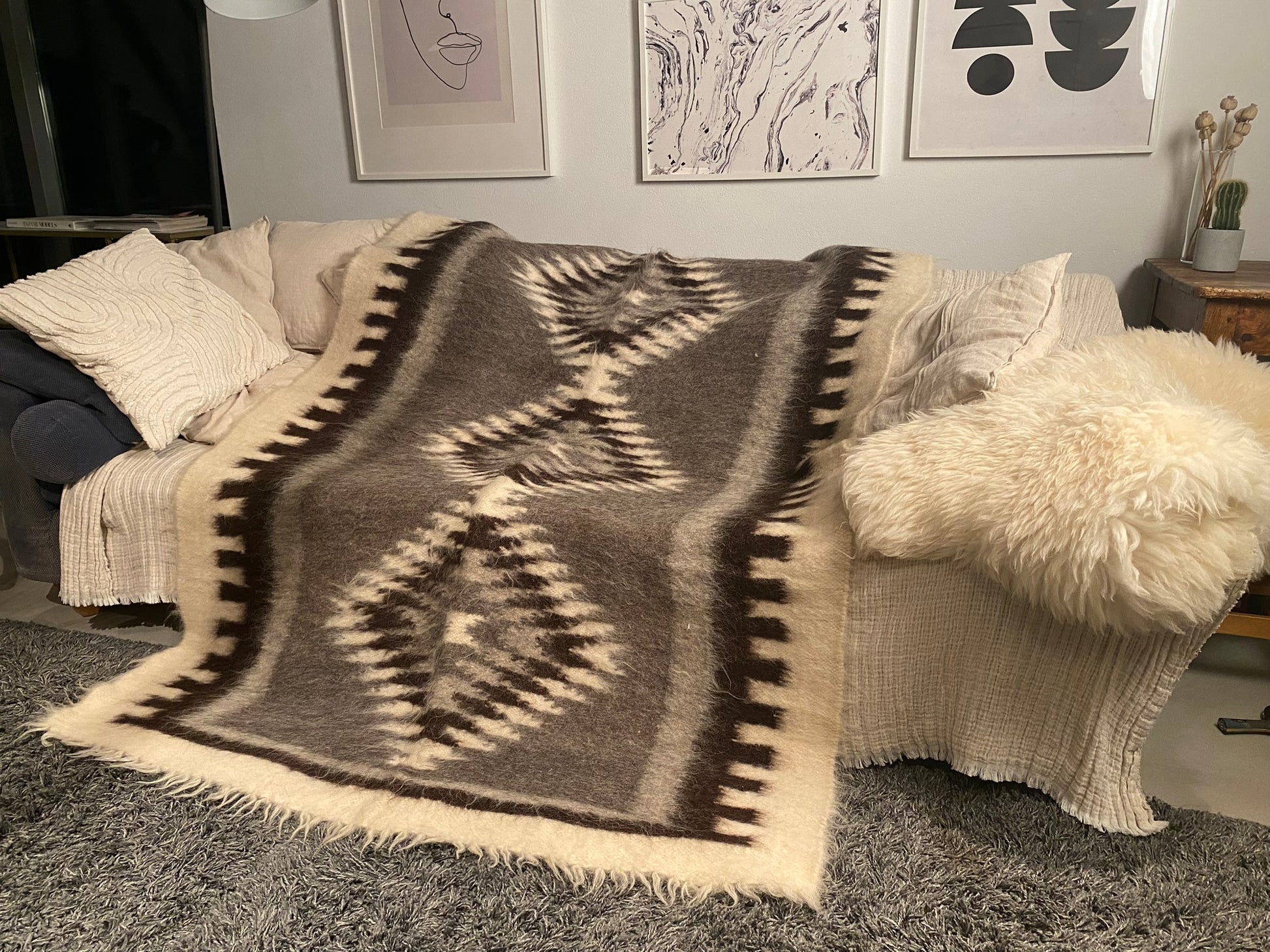 Woolen throw blanket SallySheep